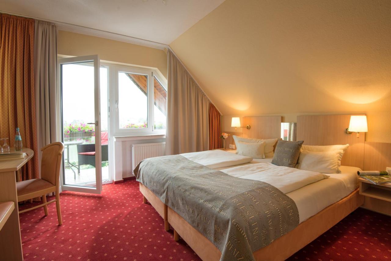 Weinhotel Sonnenschein Ernst Luaran gambar