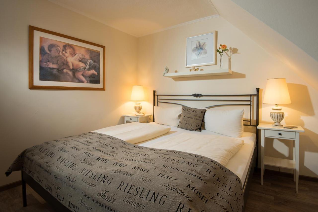 Weinhotel Sonnenschein Ernst Luaran gambar