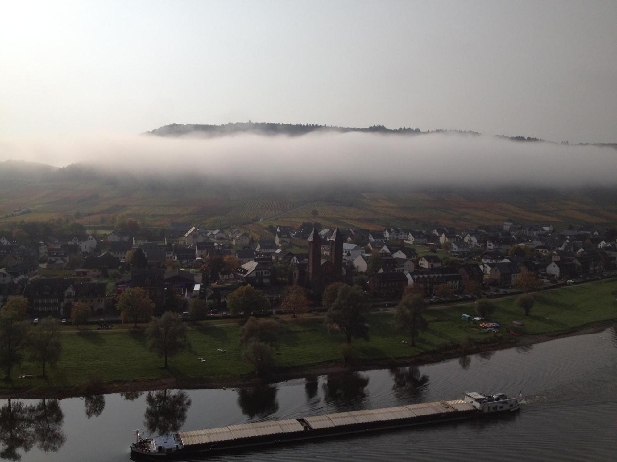 Weinhotel Sonnenschein Ernst Luaran gambar