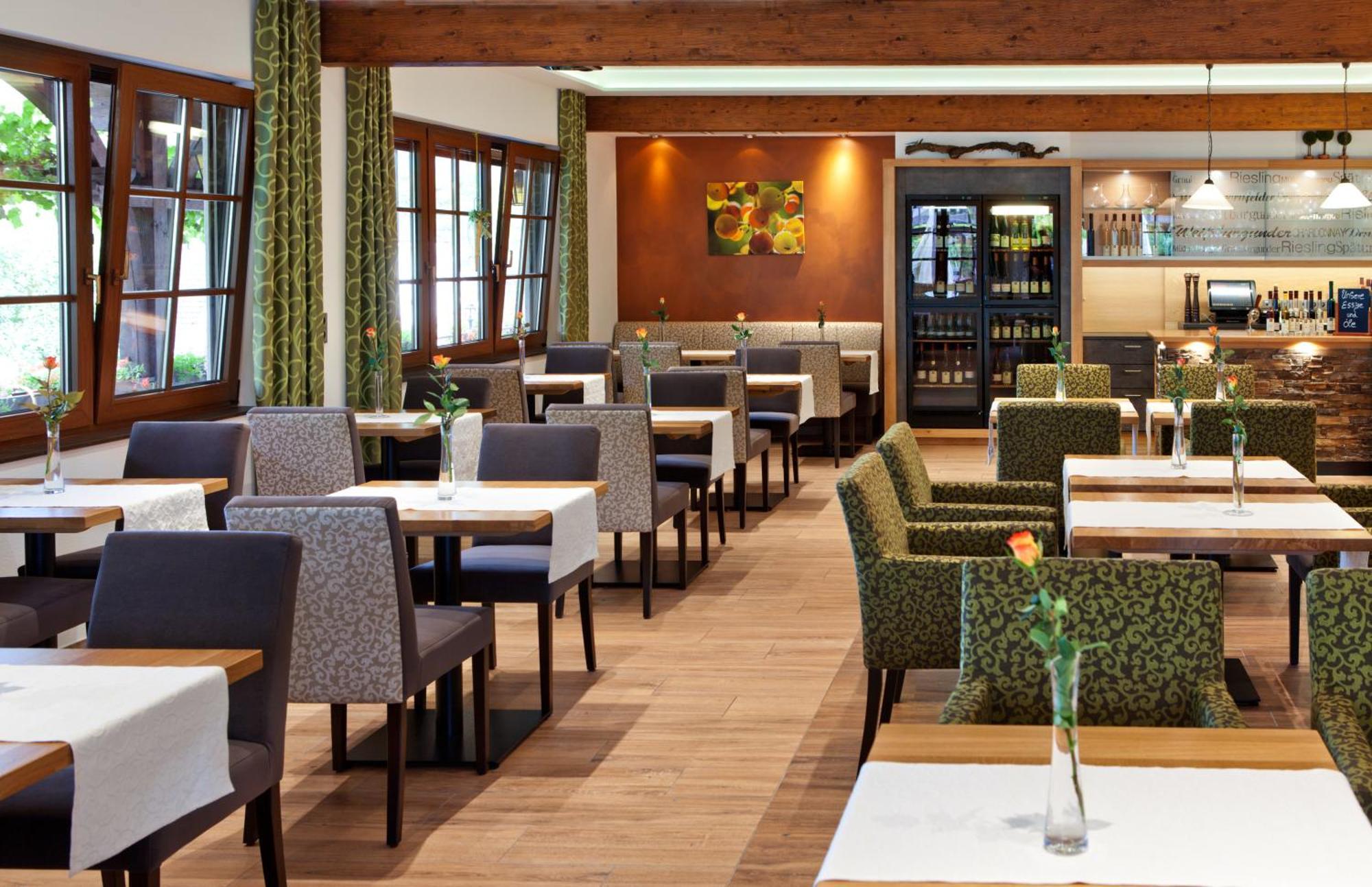 Weinhotel Sonnenschein Ernst Luaran gambar