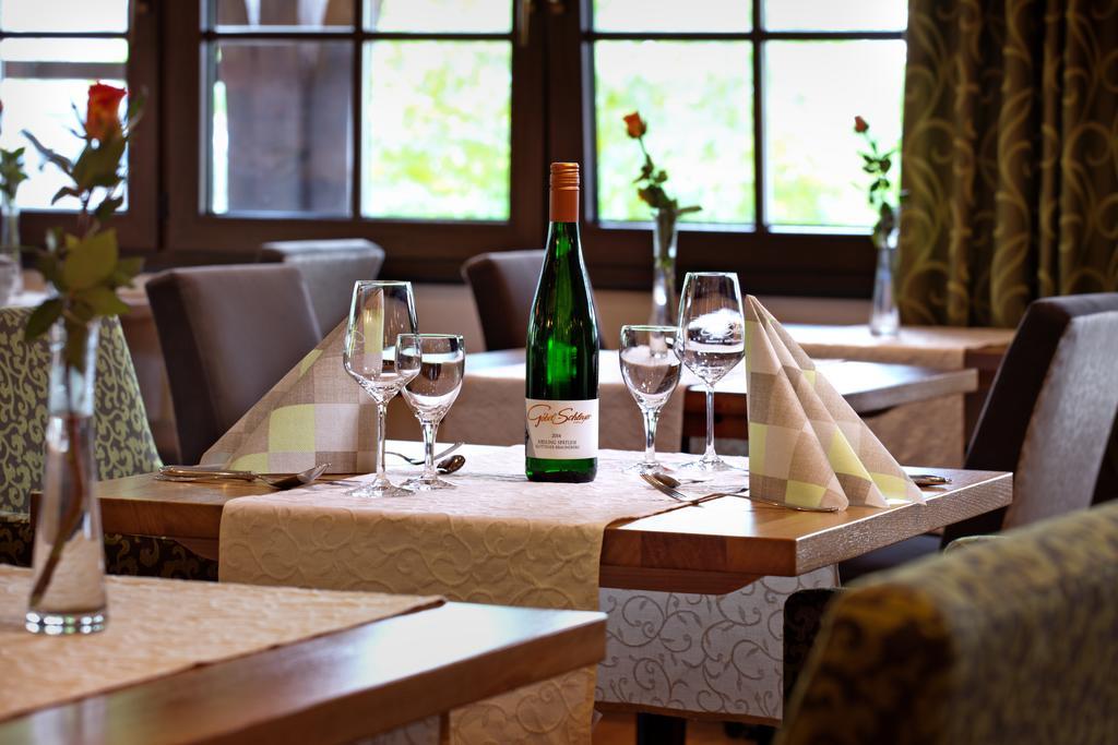 Weinhotel Sonnenschein Ernst Luaran gambar