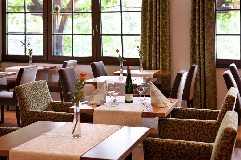 Weinhotel Sonnenschein Ernst Luaran gambar