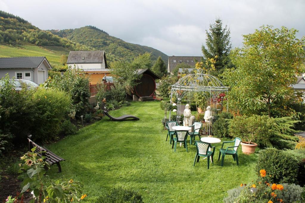 Weinhotel Sonnenschein Ernst Luaran gambar